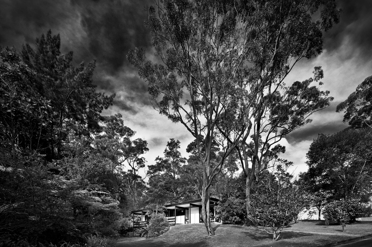 Lowline B by Ken Woolley for Pettit & Sevitt. Photo source: Modernhouse.co (Photographers © Michael Nicholson, © Tamara Graham)